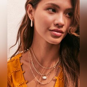 Kendra Scott Kelsey Gold Hoop Earrings in White Enamel